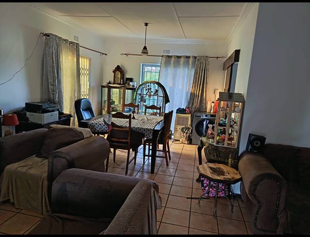 3 bed property to rent in CRESSLAWN